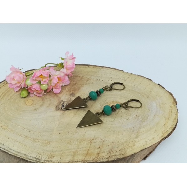 Kit boucles d'oreilles apprêts  bronze et perles en verre à facette verte - Photo n°2