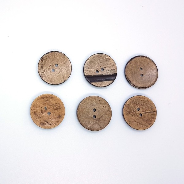 6 boutons en bois de coco 25 mm Nature pour Scrapbooking ou Couture - Photo n°1