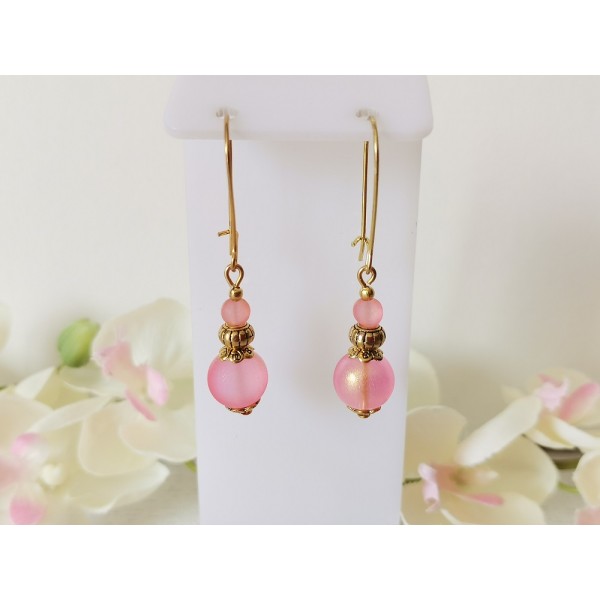 Kit de boucles d'oreilles apprêts dorés et perles rose brillante - Photo n°1