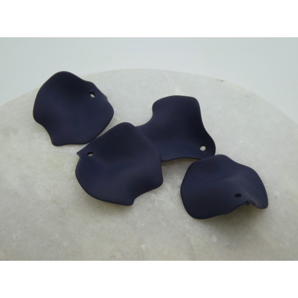 5 Breloques, pendentifs pétale de fleur acrylique, 28*24mm, Bleu marine - Photo n°1