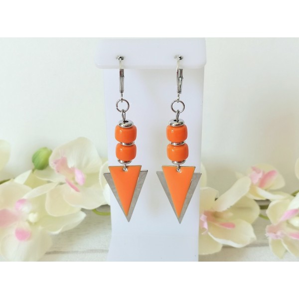 Kit boucles d'oreilles pendentif triangle et perles en verre orange - Photo n°1