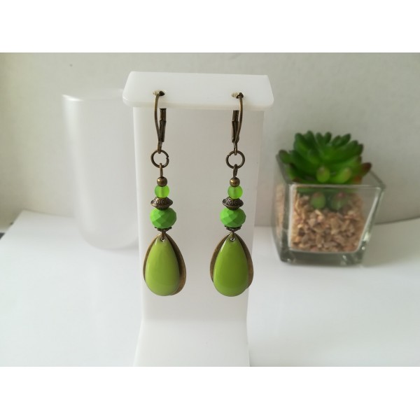 Kit boucles d'oreilles goutte bronze et perles en verre à facette verte - Photo n°1