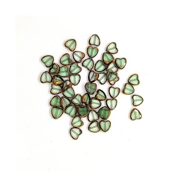 50 Perles en verre - des coeurs vert transparent et doré - 10mm - 245 - Photo n°1