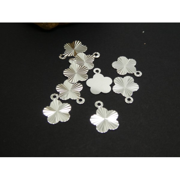 10 Petites breloques fines fleur strié 12.5*10mm laiton plaqué argent 925 - Photo n°1