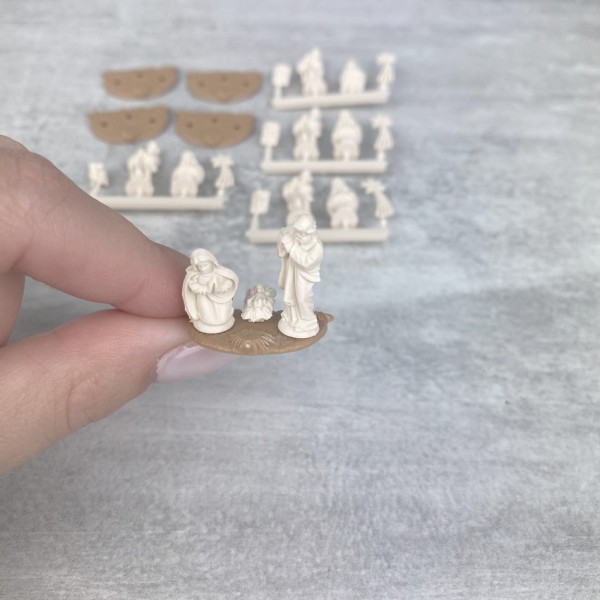 Gros lot de 25 petites Miniatures de figurines de crèche de noël, hauteur 2 cm, Santons de Jésus, Ma - Photo n°2
