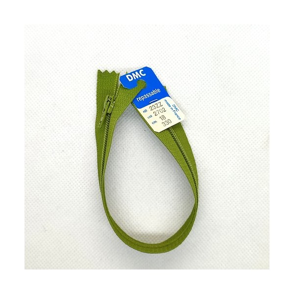 1 Fermeture éclair DMC vert 2702 - 18cm - non séparable - maille nylon - Photo n°1