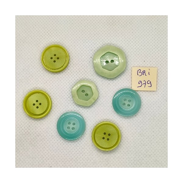 7 Boutons en résine vert et bleu - entre 18mm et 20mm - BRI979 - Photo n°1