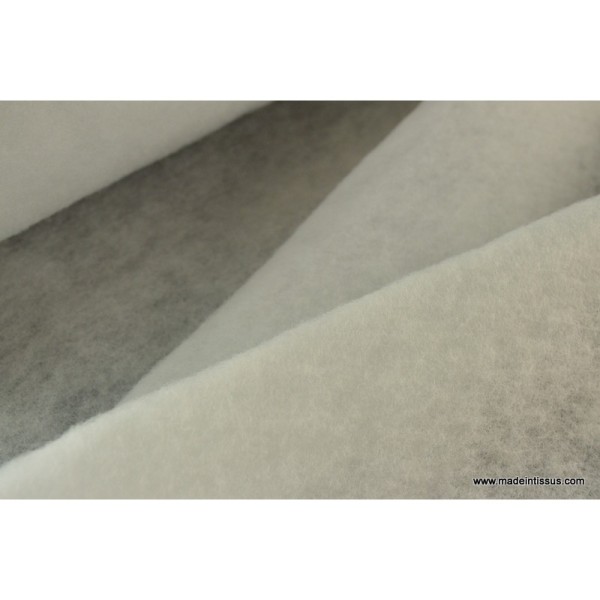 Ouate 100% polyester 100g/m² 160cm . - Photo n°4