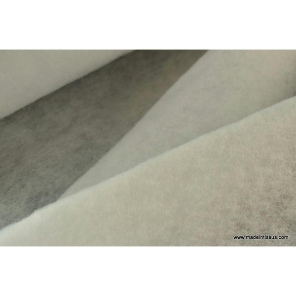Ouate 100% polyester 200g/m² 160cm . - Photo n°3
