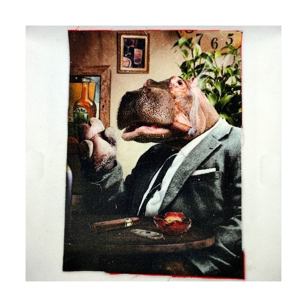Coupon tissu hippopotame en costume gris - coton épais - 15x20cm - Photo n°1