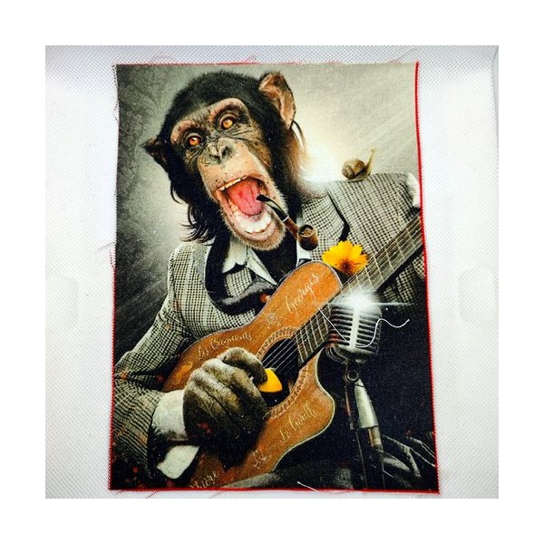 Coupon tissu singe avec sa guitare multicolore - coton épais - 15x20cm - Photo n°1