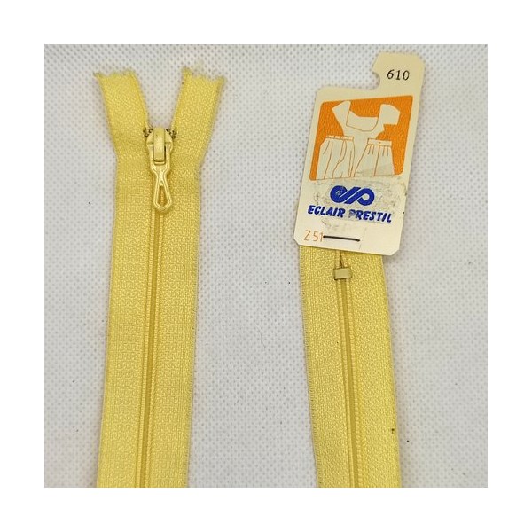 1 Fermeture éclair prestil jaune 610 - non séparable - 45cm - maille nylon - Photo n°1