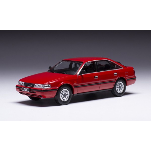 Mazda 626 Rouge 1987 1/43 IXO - Photo n°1