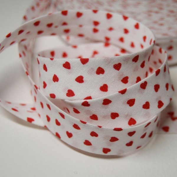 Biais couture replié 2cm en coton, motif coeur rouge fond blanc - Photo n°1