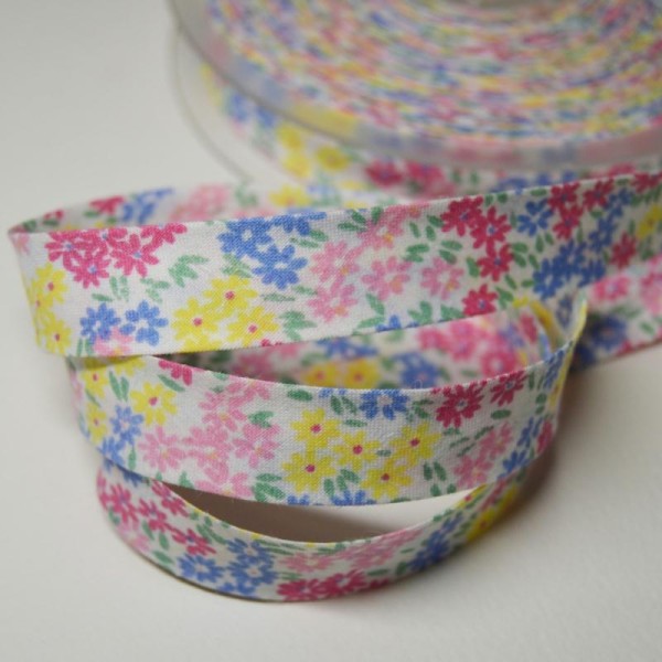 Biais couture replié 2cm en coton, motif fleur rose/jaune/bleu/fushia fond blanc - Photo n°1