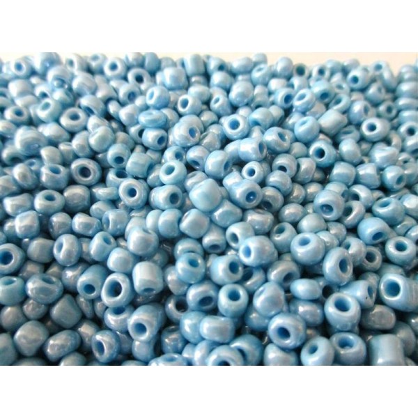 Lot de 30 gr de perle de rocaille bleu 4 mm - Photo n°1