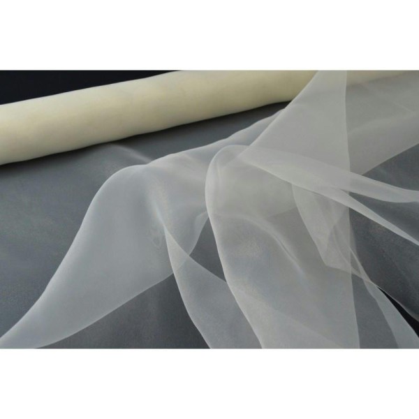 Organza Ivoire 100% polyester 150cm . - Photo n°3