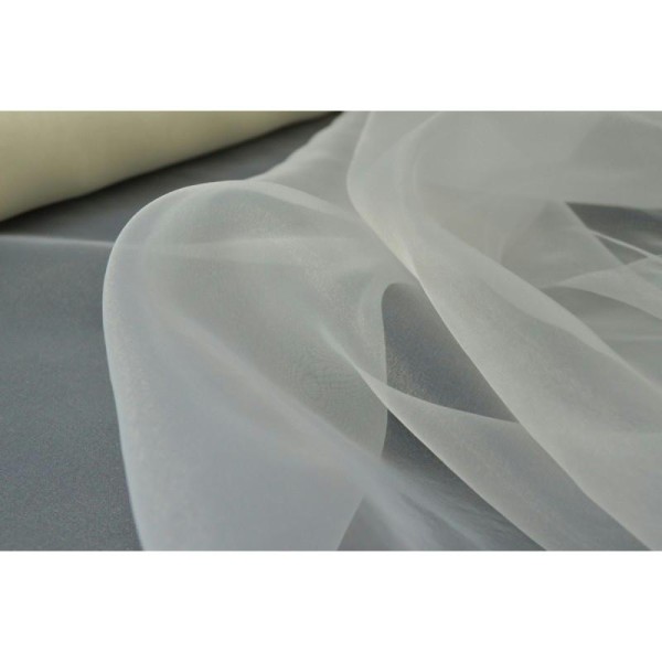Organza Ivoire 100% polyester 150cm . - Photo n°4
