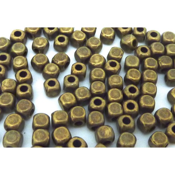 50 Perles Cube, Facette 4mm En Métal De Couleur Bronze, Fine - Photo n°1