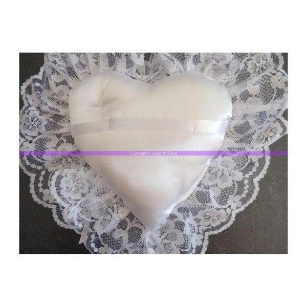 Coussinet Coeur blanc satin et dentelle pour Alliances de mariage, 30 cm - Photo n°2
