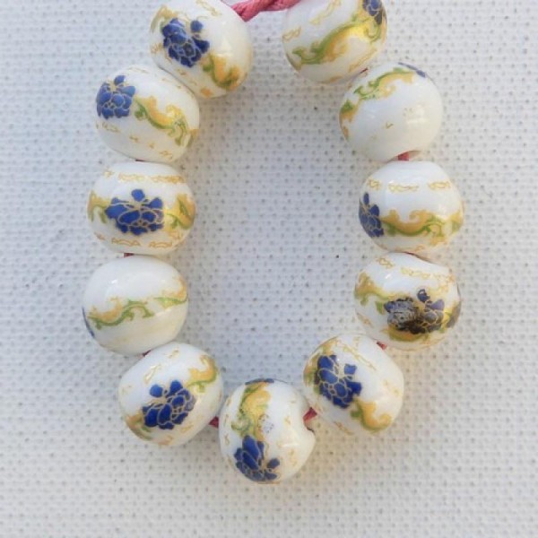 10 perles céramique porcelaine rondes 1,2 cm FLEUR BLEU DECORATION DORE - Photo n°1
