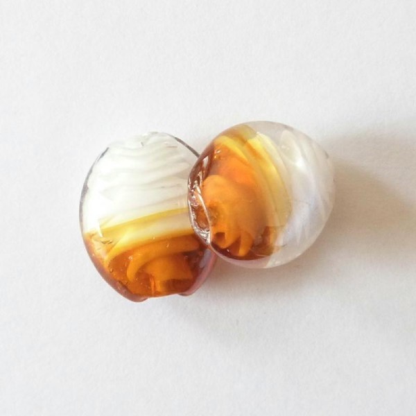 4 perles de verre style murano 2 cm BLANC MARRON - Photo n°1