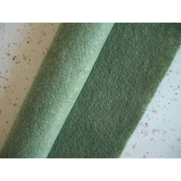 Feutrine vert mousse 30 x 22 cm écologique polaire, souple - Photo n°1