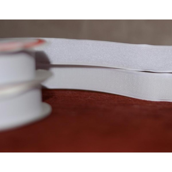 Bande Auto-agrippante 16 mm Blanc – scratch à coller – au mètre - Photo n°1