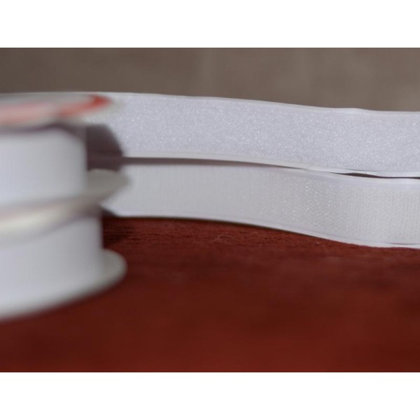 Bande Auto-agrippante 25 mm Blanc – scratch à coller – au mètre - Photo n°1
