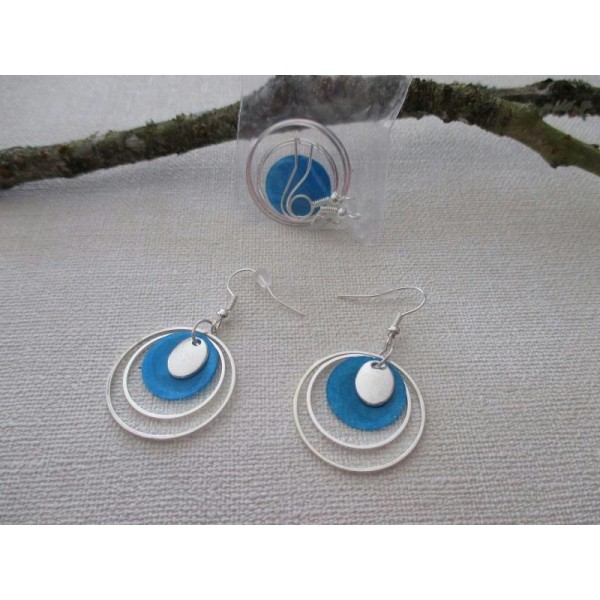 Kit de boucles d'oreilles anneaux argentés et sequin bleu - Photo n°1