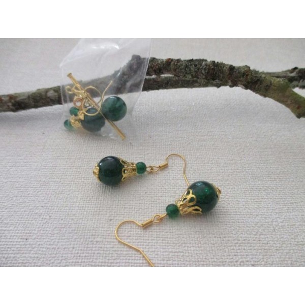 Kit de boucles d'oreilles dorée et perle verte foncé - Photo n°1