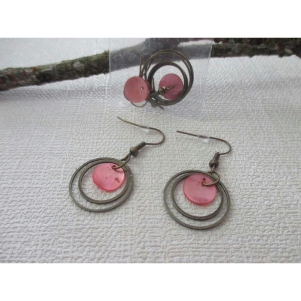Kit de boucles d'oreilles anneaux bronze et sequin rose - Photo n°1