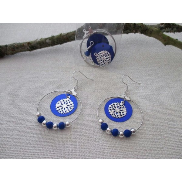 Kit de boucles d'oreilles créoles argentées et perle bleue nuit - Photo n°1