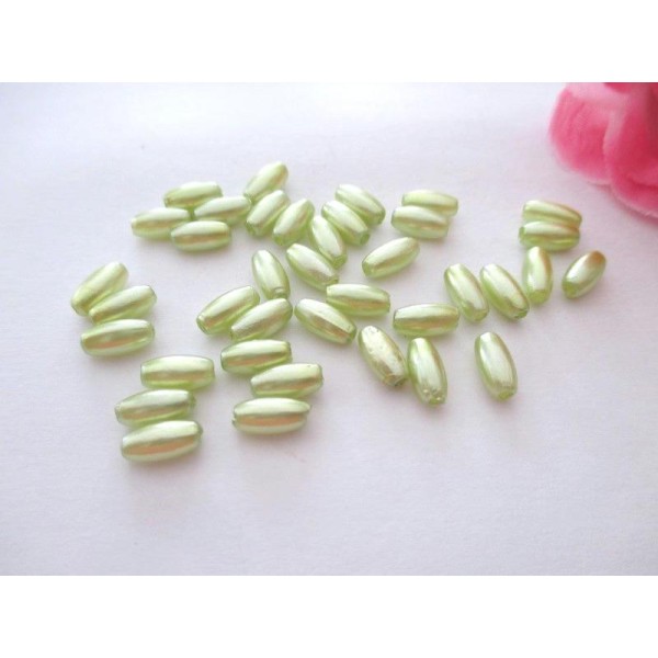 Lot de 40 perles acrylique forme riz vert pale 8 mm - Photo n°1