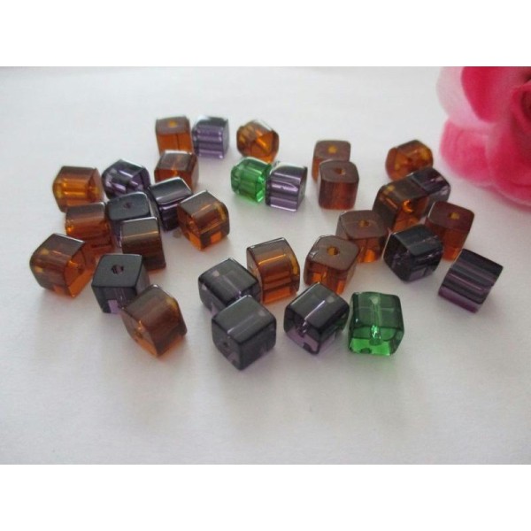 Lot de 30 perles en verre cube multicolore 6/8 mm - Photo n°1