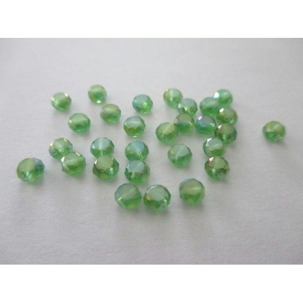 Lot de 48 perles en verre ronde et plate 4x3 mm vert - Photo n°1