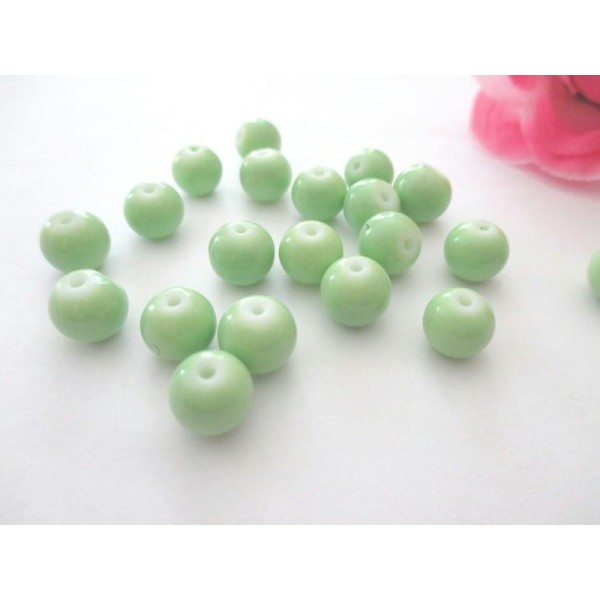 Lot de 20 perles en verre 8 mm vert clair - Photo n°1
