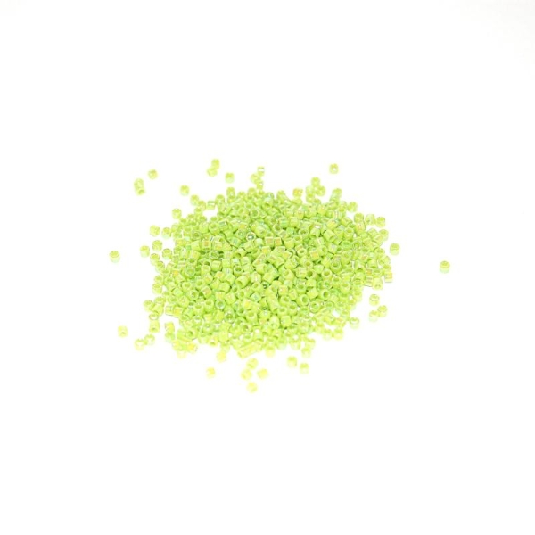 5 G (+/- 875 perles) Délica 11/0 opaque AB chartreuse n°169 - Photo n°1