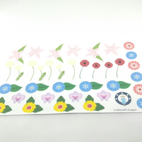 Planche de 36 stickers en papier aux motifs liberty - Photo n°1