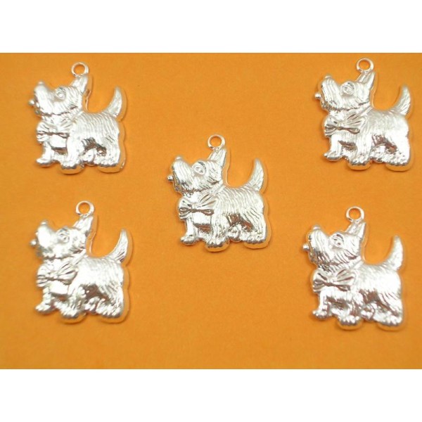 LOT  5 CHARMS METALS : Westie  24mm - Photo n°1