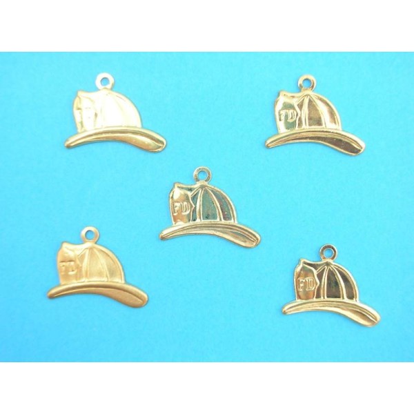 LOT  5 CHARMS METALS DORES  : casquette 16 mm - Photo n°1