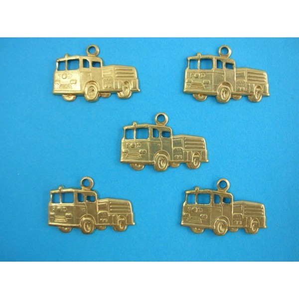 LOT  5 CHARMS METALS DORES : camion pompier 17 mm - Photo n°1