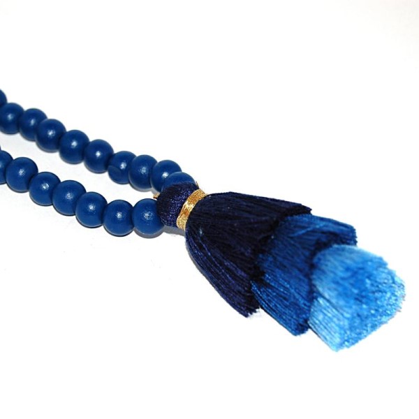 Collier triple pompon et perles en bois bleu - Photo n°1