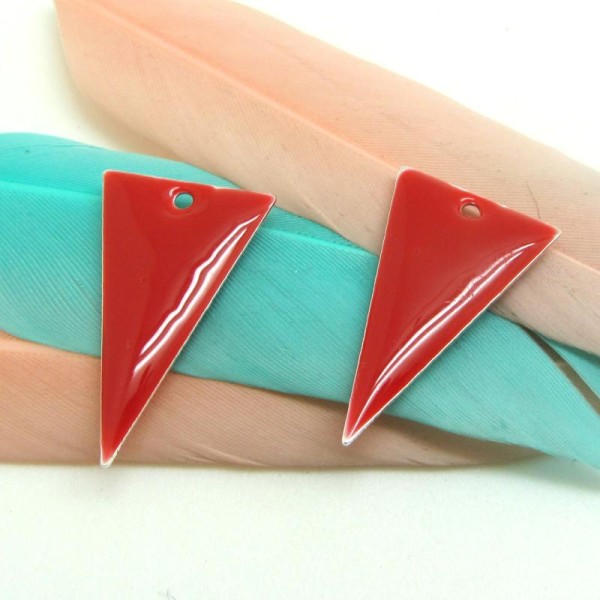 2 Sequins Grands Triangles émail Rouge – 22*13 mm - Photo n°1