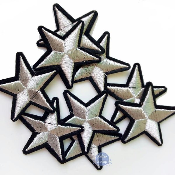 Pack de 4 écussons brodés thermocollants étoiles argentées 4,8 cm - Photo n°1
