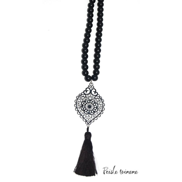 Collier perles Onyx, pompon et estampe noir & argenté - Photo n°1