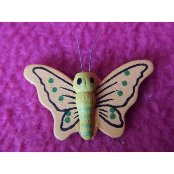 1 Petit papillon en bois peint jaune et pêche - Photo n°1