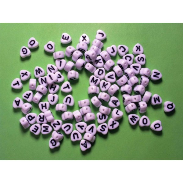 LOT 100 PERLES COEUR BLANCHES : lettres noires 6.5mm - Photo n°1