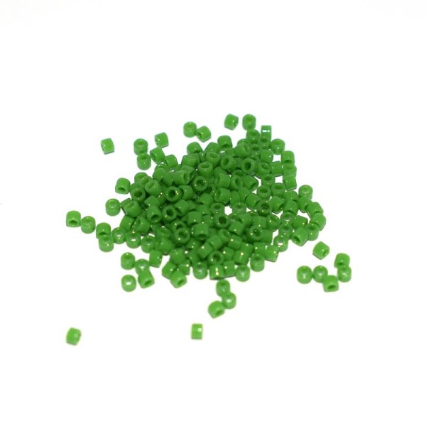 5 G (+/- 875 perles) délica 11/0 opaque green (vert opaque) DB-724 - Photo n°1
