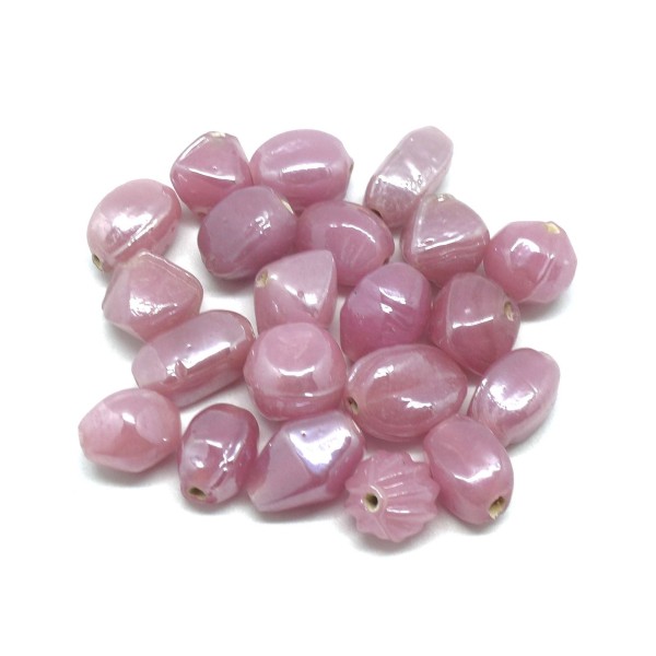 21 Perles En Verre Assorties Ovale, Ronde, Rectangle De Couleur Rose Avec Reflet - Photo n°1